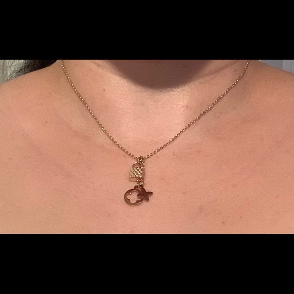Jewelry - Geometric Lock Daisy Necklace